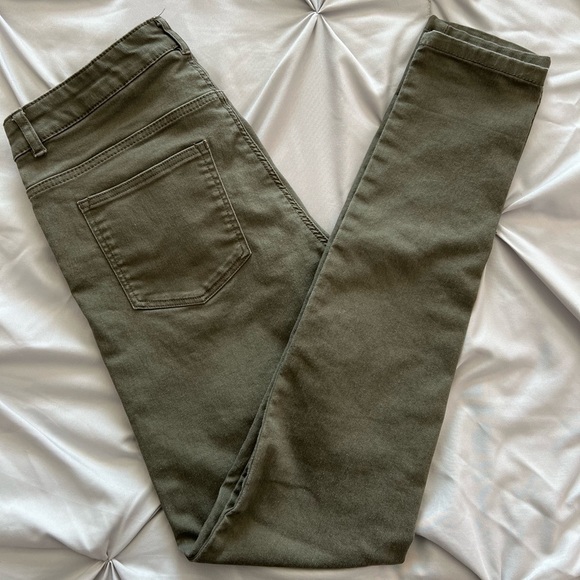 H&M Green Skinny Jeans Women’s Size 8 - Picture 1 of 3